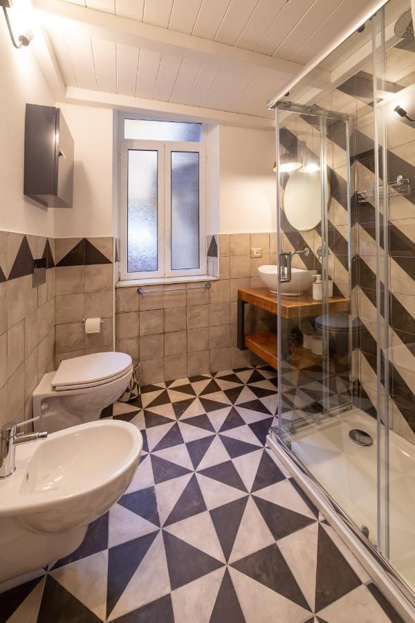 Design Flat Next Sorbillo On Tribunali Street